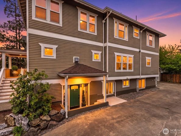 400 NE 50th Street, Seattle WA 98105