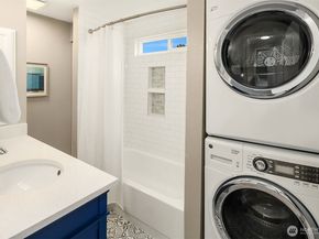 756 N 72nd Street 201, Seattle WA 98103