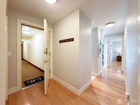 731 Broadway E 301, Seattle WA 98102