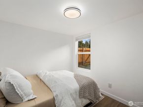 1747 1/2 NE 147th St, Shoreline WA 98155