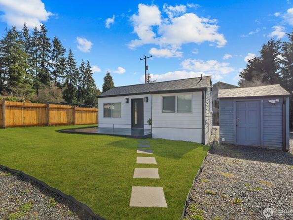 1747 1/2 NE 147th St, Shoreline WA 98155