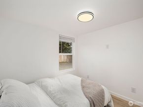 1747 1/2 NE 147th St, Shoreline WA 98155