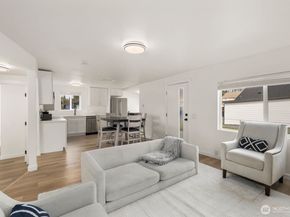 1747 1/2 NE 147th St, Shoreline WA 98155