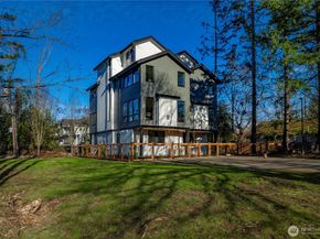 539 NW Juniper Street, Issaquah WA 98027