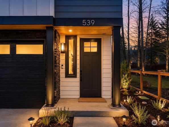 539 NW Juniper Street, Issaquah WA 98027