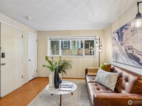 3624 Whitman Avenue N 1, Seattle WA 98103