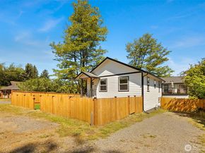 11558 Fremont Avenue N A, Seattle WA 98133