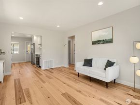 11558 Fremont Avenue N A, Seattle WA 98133