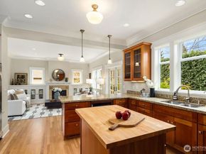5113 47th Avenue NE, Seattle WA 98105