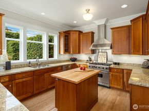 5113 47th Avenue NE, Seattle WA 98105