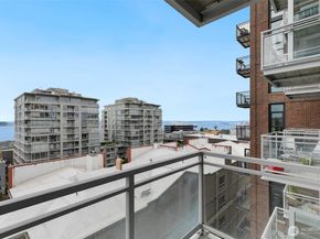 2911 2nd Avenue 811, Seattle WA 98121