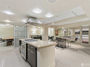 2911 2nd Avenue 811, Seattle WA 98121