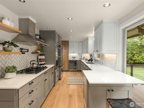 8805 SE 39th Street, Mercer Island WA 98040