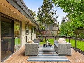 8805 SE 39th Street, Mercer Island WA 98040