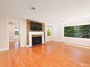 3216 24th Avenue W, Seattle WA 98199