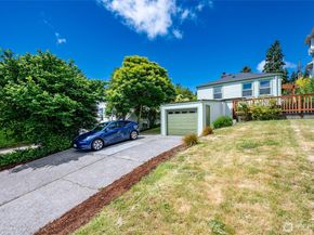 3216 24th Avenue W, Seattle WA 98199
