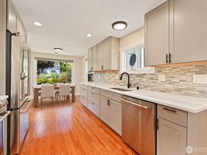 3216 24th Avenue W, Seattle WA 98199