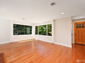 3216 24th Avenue W, Seattle WA 98199