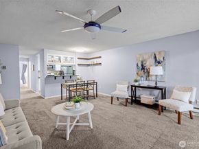 8812 20th Avenue NE A105, Seattle WA 98115