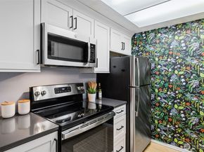 8812 20th Avenue NE A105, Seattle WA 98115