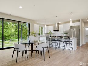 23398 SE 41st Court, Sammamish WA 98075