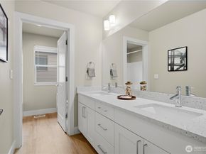 23398 SE 41st Court, Sammamish WA 98075