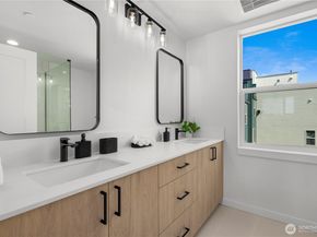 3850 Carr Place N, Seattle WA 98103