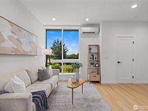 3850 Carr Place N, Seattle WA 98103