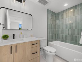 3850 Carr Place N, Seattle WA 98103
