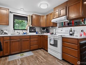 37135 2nd Avenue SW, Federal Way WA 98023