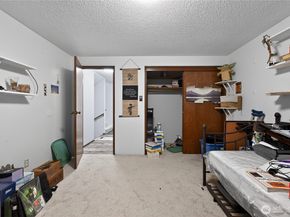 37135 2nd Avenue SW, Federal Way WA 98023