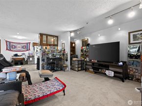 37135 2nd Avenue SW, Federal Way WA 98023