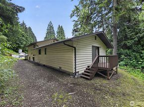 37135 2nd Avenue SW, Federal Way WA 98023