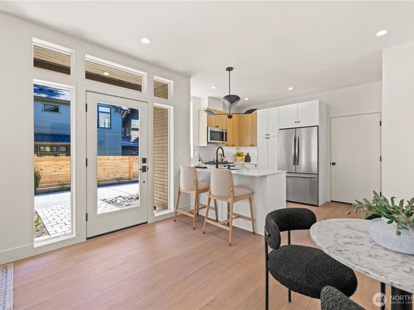 3026 NE 95th Street B, Seattle WA 98115