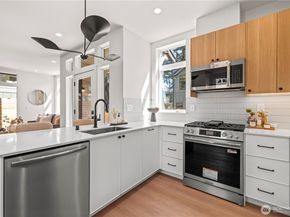 3026 NE 95th Street B, Seattle WA 98115