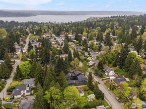 3026 NE 95th Street B, Seattle WA 98115