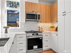 3026 NE 95th Street B, Seattle WA 98115