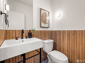 3026 NE 95th Street B, Seattle WA 98115
