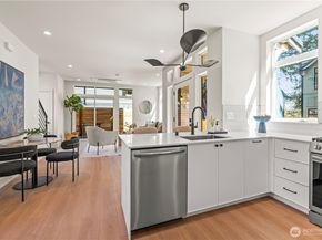 3026 NE 95th Street B, Seattle WA 98115