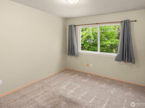 1006 37th Street SE B, Auburn WA 98002