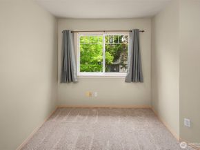 1006 37th Street SE B, Auburn WA 98002