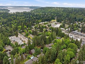 10123 NE 135th Lane 2, Kirkland WA 98034