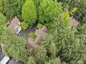 10123 NE 135th Lane 2, Kirkland WA 98034