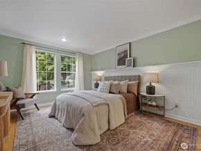 10123 NE 135th Lane 2, Kirkland WA 98034
