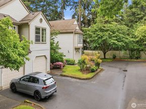 10123 NE 135th Lane 2, Kirkland WA 98034