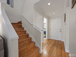 10123 NE 135th Lane 2, Kirkland WA 98034