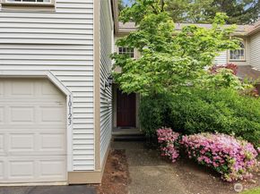10123 NE 135th Lane 2, Kirkland WA 98034