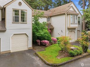 10123 NE 135th Lane 2, Kirkland WA 98034