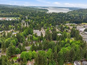 10123 NE 135th Lane 2, Kirkland WA 98034