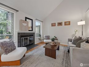 10123 NE 135th Lane 2, Kirkland WA 98034